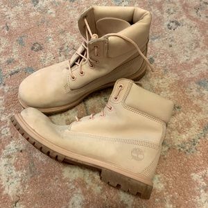 Dusty Rose Timberlands, size 9